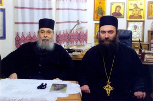 Архимандрит Георгије Капсанис и хиландарски игуман Методије у фебруару 2014. 